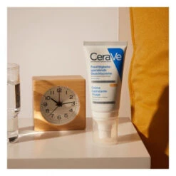 CeraVe Feuchtigkeitsspendende Gesichtscreme Tag LSF 25 52 Ml -Eucerin || Clarins || Clinique Verkäufe 1364901 CeraVe Feuchtigkeitsspendende Gesichtscreme Tag LSF 25 52 ml.b11ce661