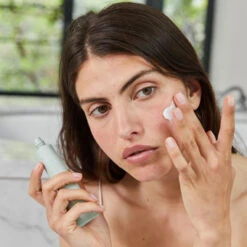 CAUDALIE Vinopure Mattierendes Feuchtigkeit Spendendes Fluid 40 Ml -Eucerin || Clarins || Clinique Verkäufe 1404733 CAUDALIE Vinopure Mattierendes Feuchtigkeit Spendendes Fluid 40 ml.122eff4d