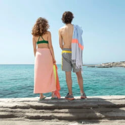 TOWEL TO GO Neon Hammam Towel Red/Pink, With Recycled Gift Box 12 TOWEL TO GO Neon Hammam Towel Red/Pink, With Recycled Gift Box -Eucerin || Clarins || Clinique Verkäufe Pink with Recycled Gift Box.816a8d8d